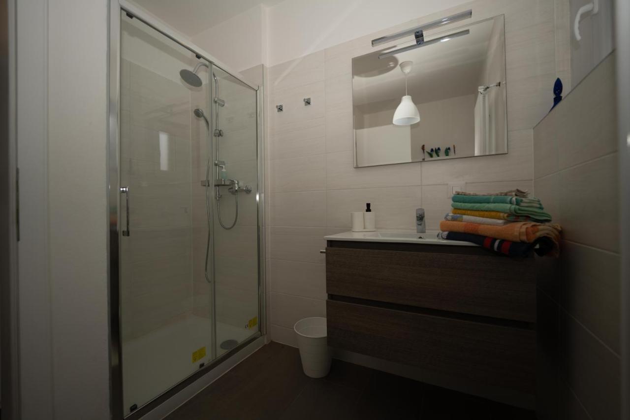 Entire Apartments With Stunning View 카데마리오 외부 사진