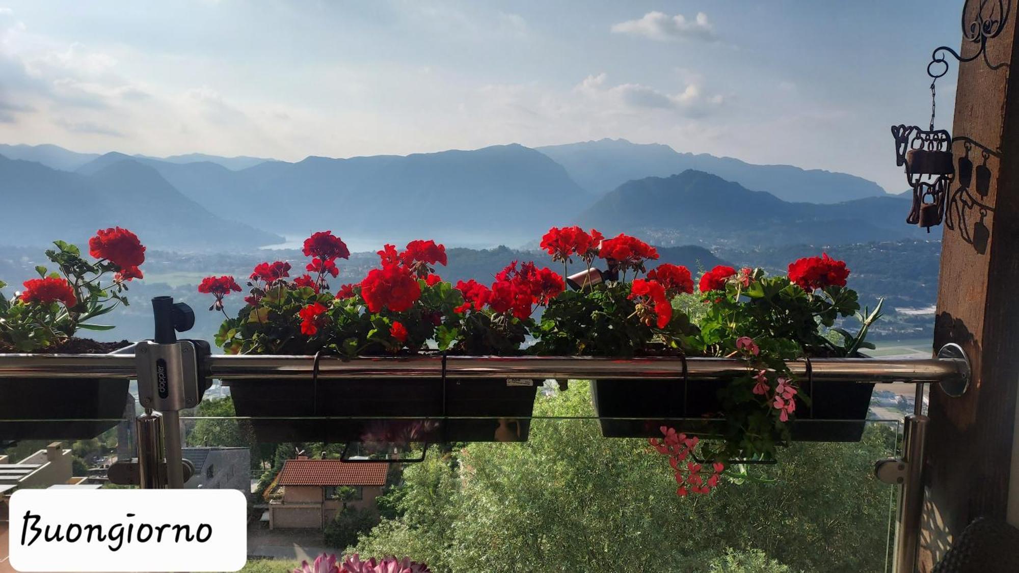 Entire Apartments With Stunning View 카데마리오 외부 사진